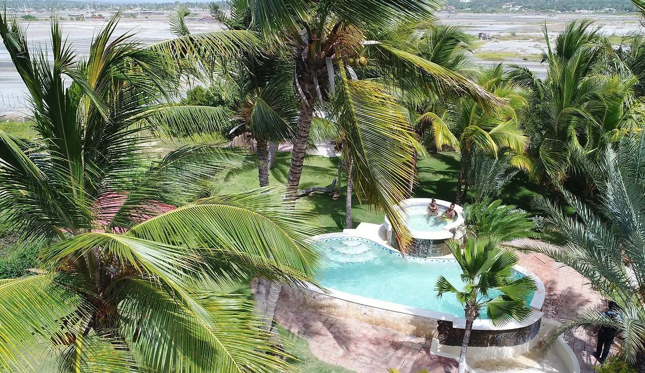 Hotel los jardines Monte Cristi